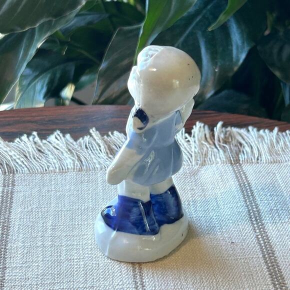 Vintage Blue White Porcelain Figurine of Little Holland Girl in Blue Dress - Picture 4 of 12